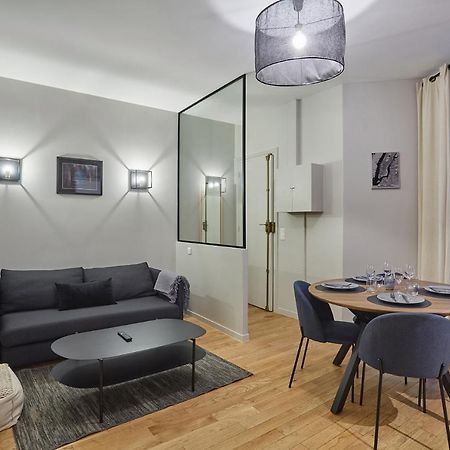 Apartment Center Of Paris By Studio Prestige Exterior photo